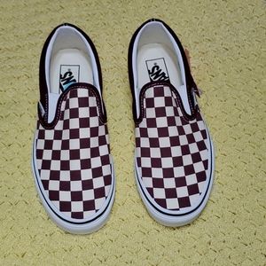 Vans in men's are number 6 and women's are 7.5